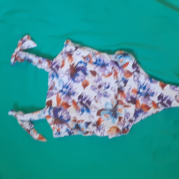 * COEUR DE VAGUE ONE PIECE FLORAL SWIMSUIT, SIZE XL - Picture 4 of 10